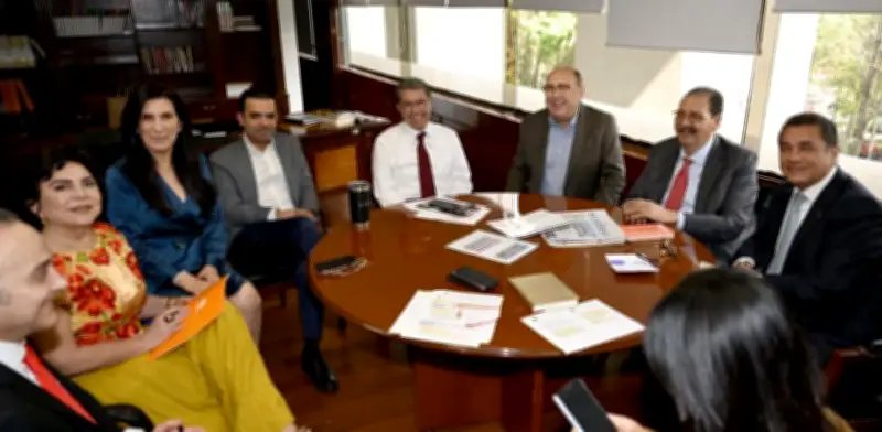 Monreal y líderes parlamentarios definen agenda clave en la Cámara de Diputados