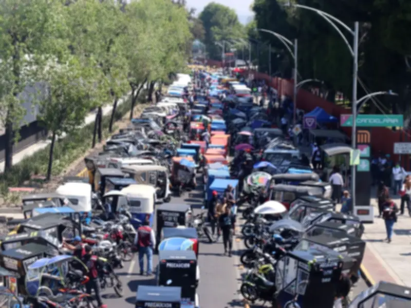 Mototaxistas exigen regularización con apoyo de 250 mil firmas