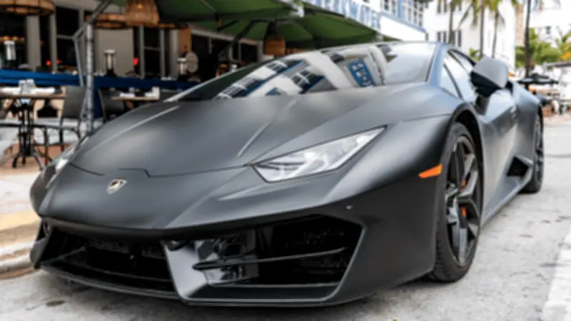 Mujer aplasta Lamborghini de 7 mdp con camioneta en Miami