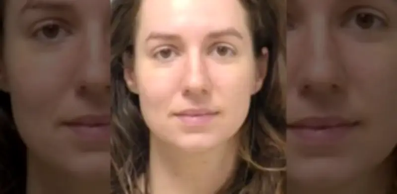 Mujer asesina a su pareja y suegros en Illinois tras masaje mortal