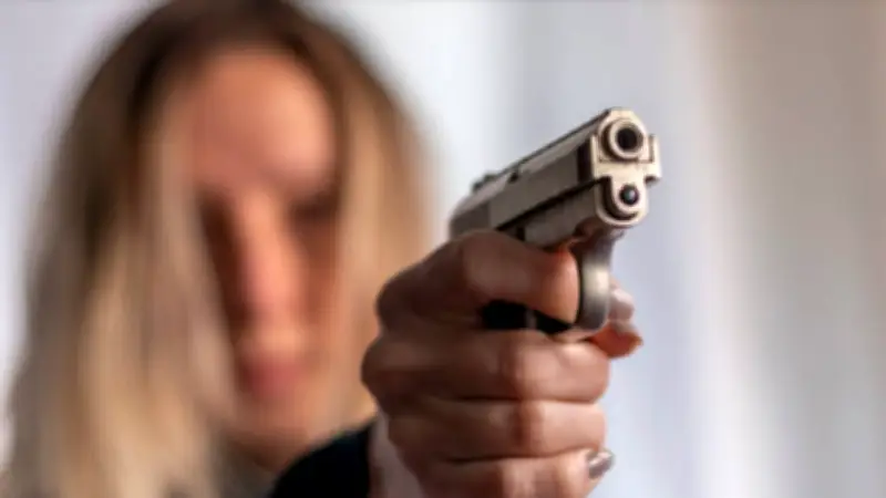 Mujer brasileña mata a presunto ladrón en defensa de su hogar durante asalto