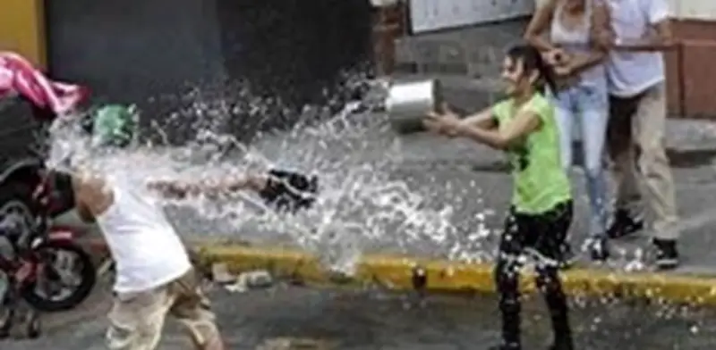 Multas de hasta 300 mil pesos por desperdiciar agua en Sábado de Gloria en CDMX