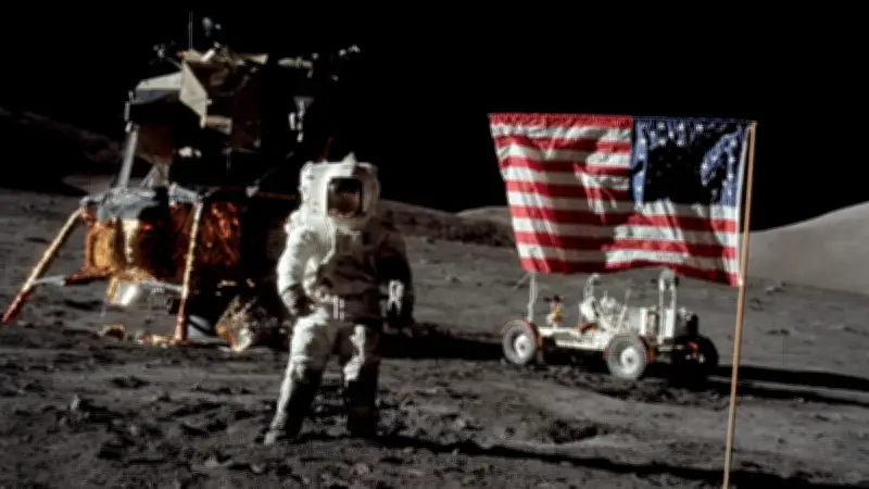 NASA explica por qué Artemis II envía humanos a la Luna pese a los robots exploradores