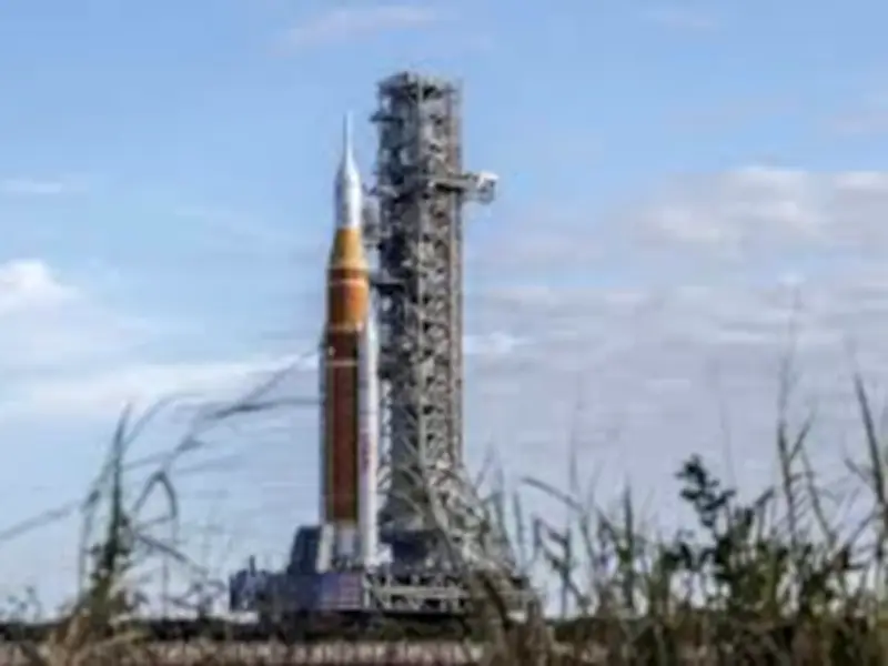 NASA inicia carga de combustible para Artemis II, misión lunar histórica