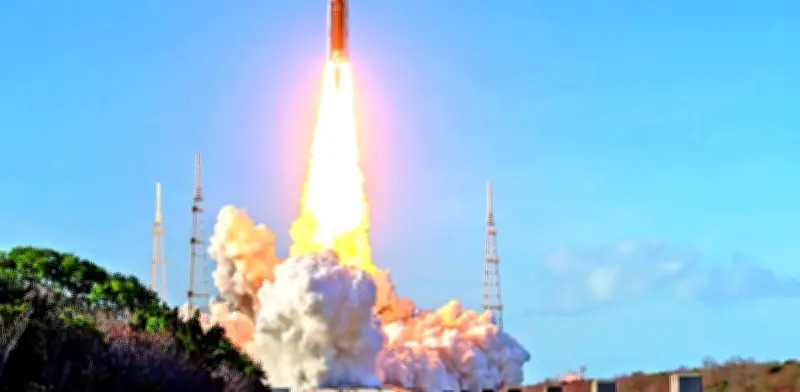 NASA prepara Artemis III: Misión clave para acoplamiento con naves comerciales en 2027