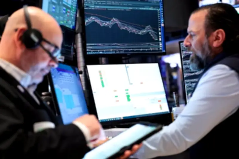 Índices de Wall Street Cierran con Fuerte Alza: Nasdaq y S&P 500 Suben Más del 2%