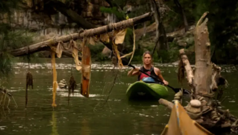 Netflix estrena 'Ápex' en 2026: Charlize Theron enfrenta a Taron Egerton en thriller de supervivencia