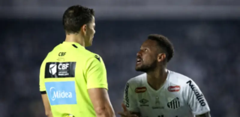 Neymar enfrenta sanción por insulto misógino contra árbitro en partido de Santos