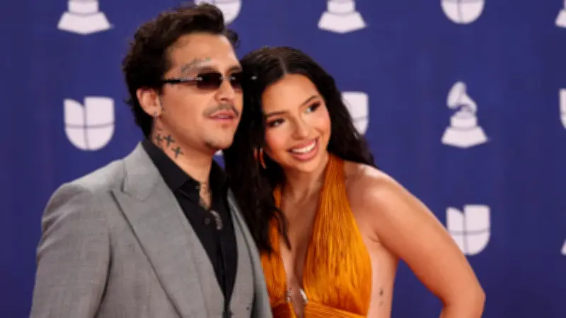 Ángela Aguilar y Christian Nodal desmienten separación con video a caballo