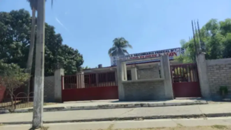 Nuevas pintas amenazantes en escuelas de Michoacán; suspenden clases