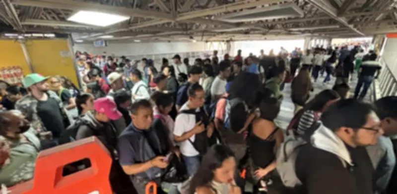 Obras en Metro Chabacano generan caos y aglomeraciones de usuarios