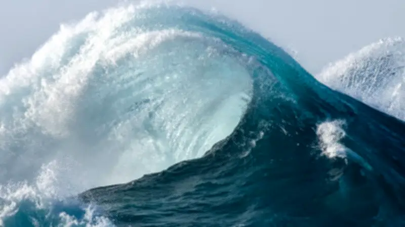 Oleaje de hasta 3 metros activa alerta en Baja California por frente frío 44