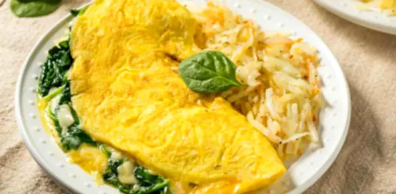Omelette de espinacas y queso panela: desayuno ligero y nutritivo