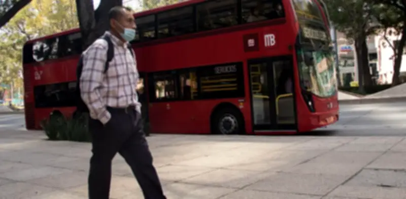 Organizaciones cuestionan fallo que otorga arrendamiento publicitario en Línea 7 del Metrobús