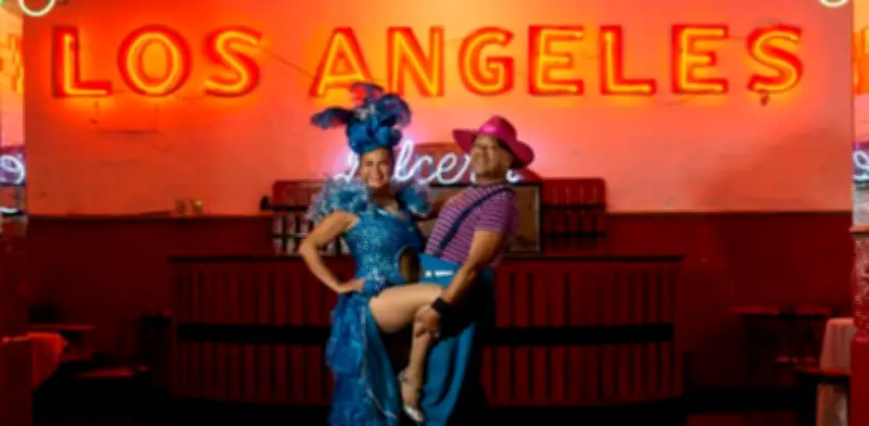 Pachucos y Rumberas Reviven la Época de Oro en el Salón Los Ángeles de la CDMX