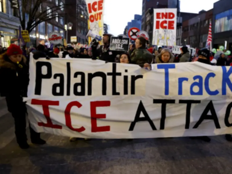 Palantir: La Herramienta Tecnológica de Trump para la Cacería de Inmigrantes