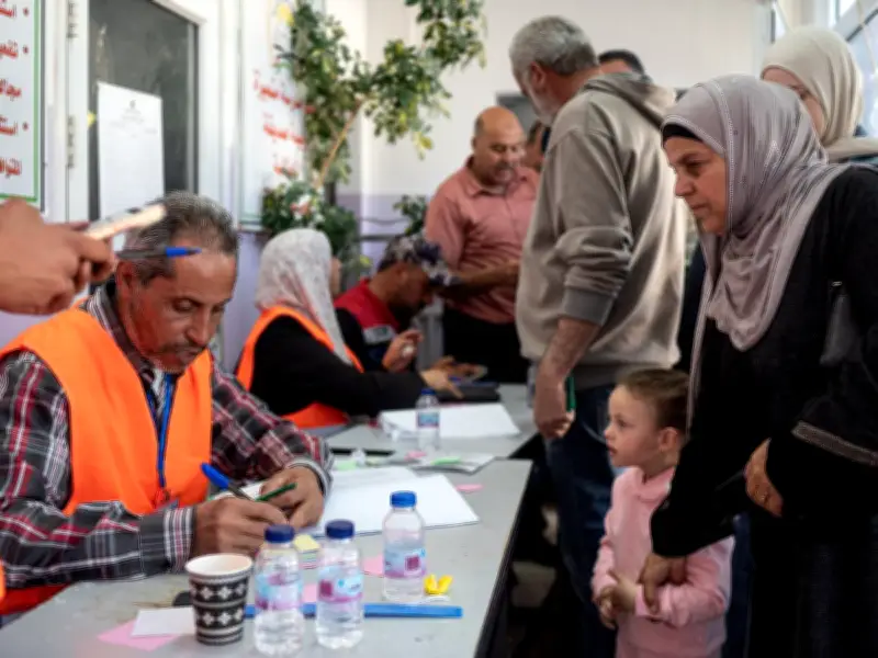 Palestinos votan en elecciones locales tras 20 años de espera