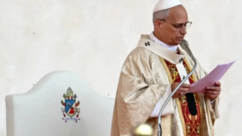 Papa León XIV concluye gira en África condenando autoritarismo