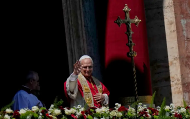 Papa León XIV llama a la paz en su primera misa de Pascua, evita nombrar conflictos bélicos