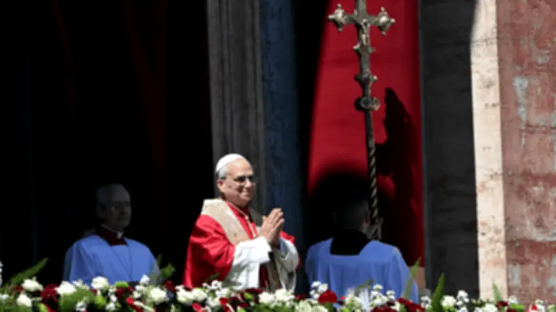 Papa León XIV urge a elegir la paz y critica indiferencia ante guerras en mensaje de Pascua