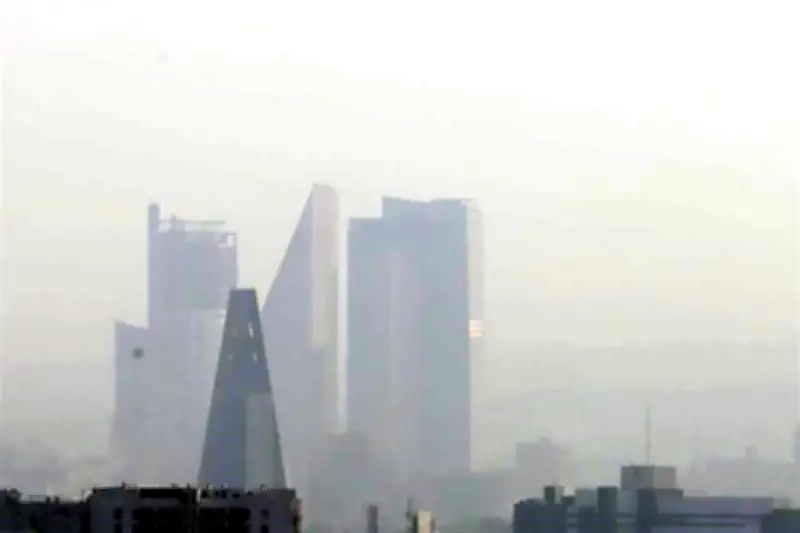 Países buscan acelerar abandono de combustibles fósiles