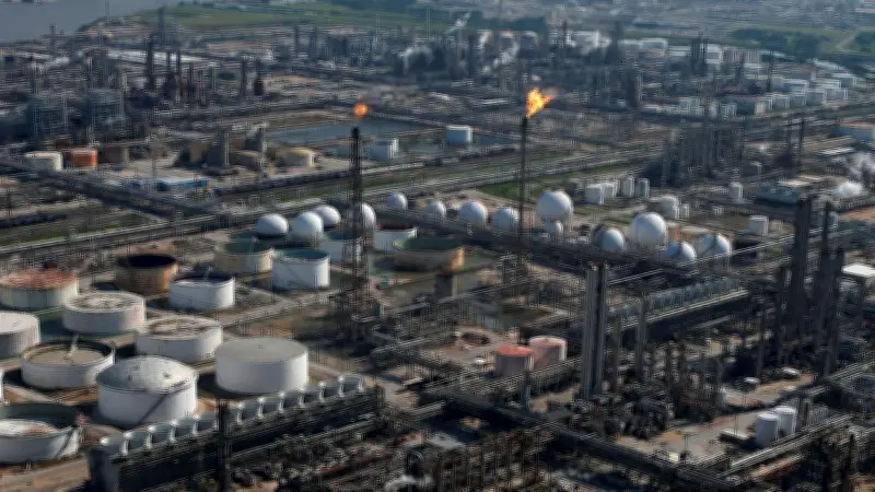 Pemex controla derrame de diésel en refinería Deer Park del Canal de Houston