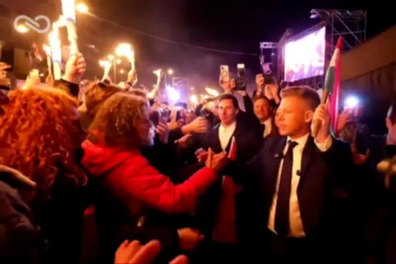 Peter Magyar triunfa en elecciones húngaras, marcando un cambio político