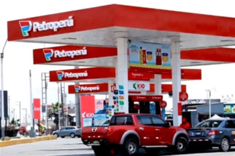 PetroPerú urge préstamo para evitar escasez de combustible