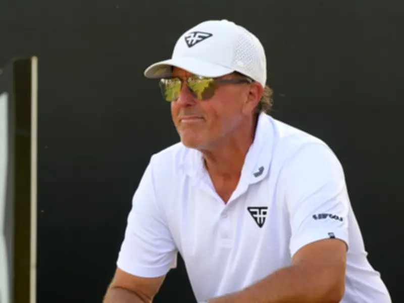 Phil Mickelson se une a Tiger Woods en la ausencia del Masters por problema familiar
