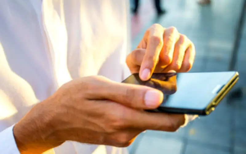 Por qué colgar llamadas de desconocidos es malo para tu celular