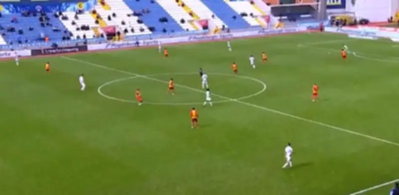 Portero turco anota golazo desde su área y da triunfo a su equipo en la Superliga