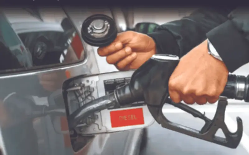 Presión del SAT reduce precio del diésel en México