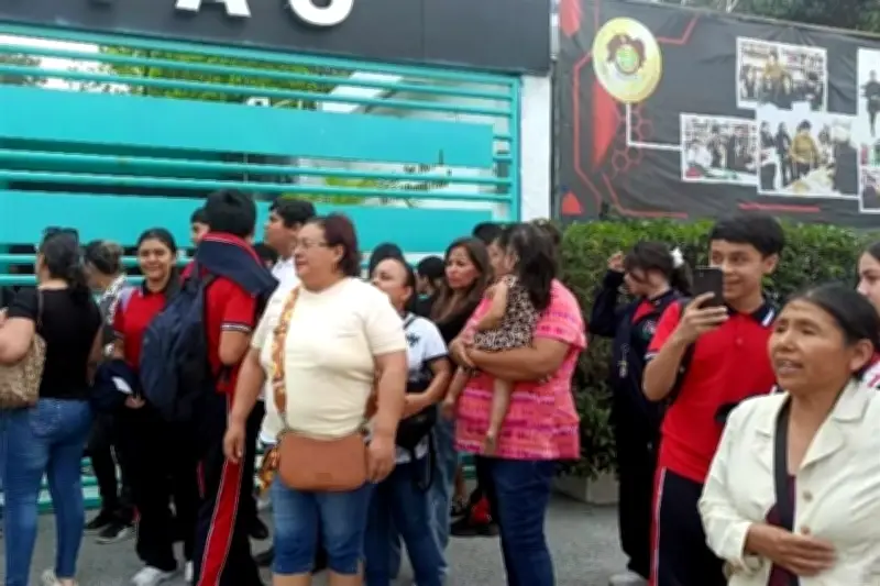 Protestan en secundaria por alumno conflictivo