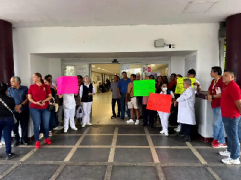 Protestas en 60 hospitales de Veracruz: trabajadores de salud exigen mejoras urgentes