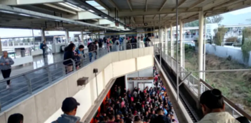 Protestas Sindicales Paralizan el Metro de la CDMX: Más de 30 Trenes Fuera de Servicio