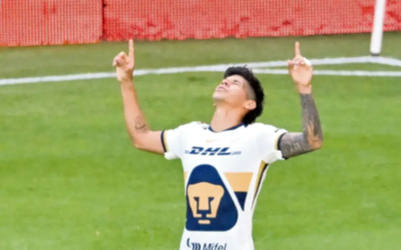 Pumas vencen a Pachuca y terminan como líderes de la Liga MX