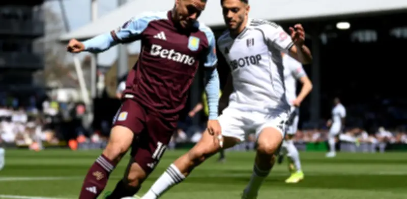 Raúl Jiménez titular en triunfo del Fulham ante Aston Villa en Premier League