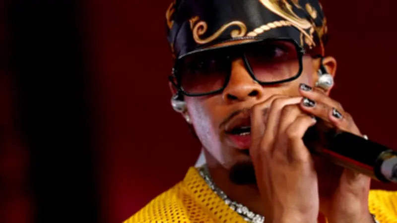 Rapero D4vd enfrenta cargos por asesinato de adolescente; podría recibir cadena perpetua