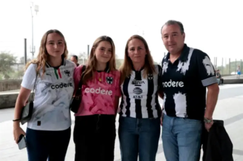 Rayados vs San Luis: Celebridades y Familias en el Estadio BBVA