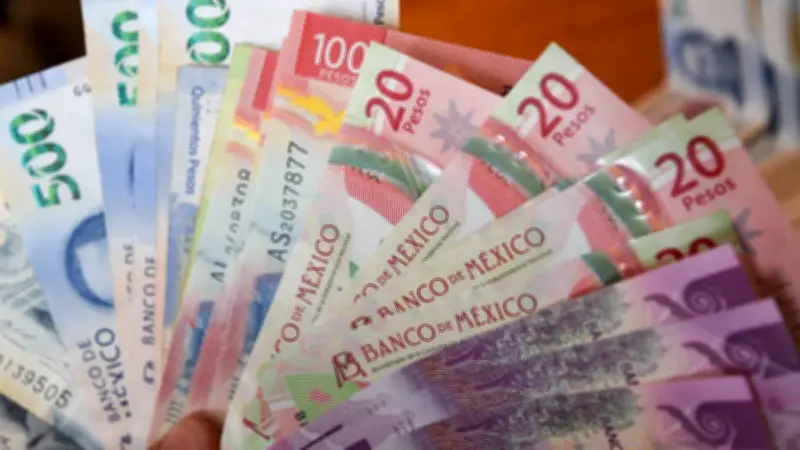 Reanudan pagos de becas: beneficiarios con apellidos D, E y F cobran 1,900 pesos este martes