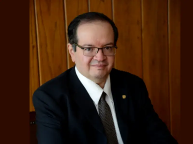Rector de la UNAM advierte sobre empobrecimiento del español más que por campañas de odio
