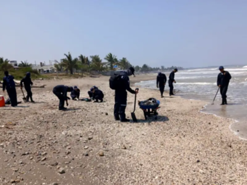 Recuperan 889 toneladas de hidrocarburo en Golfo de México tras derrame