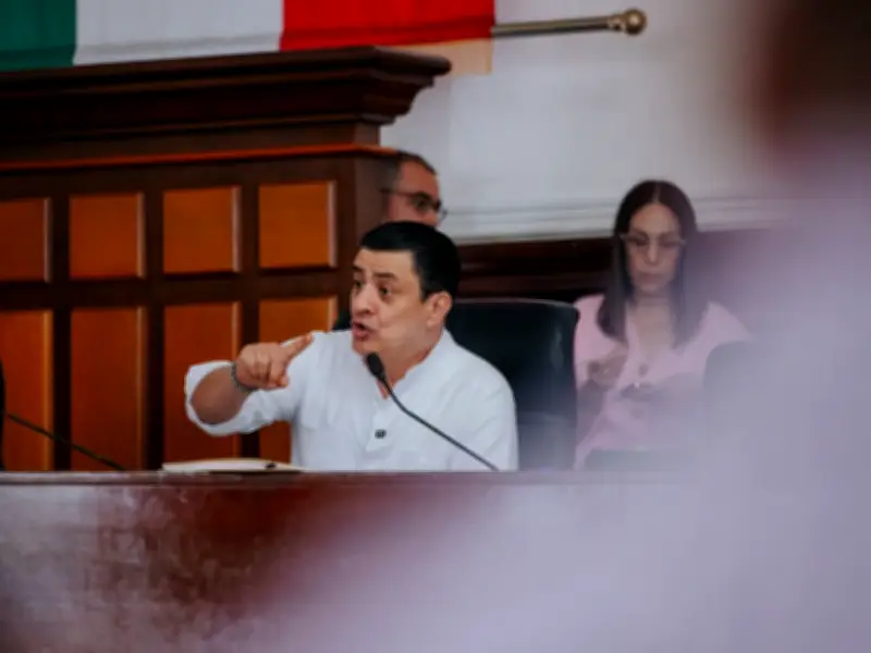 Regidor de Morena exige comparecencia por despido de comandante de Bomberos en Guadalajara