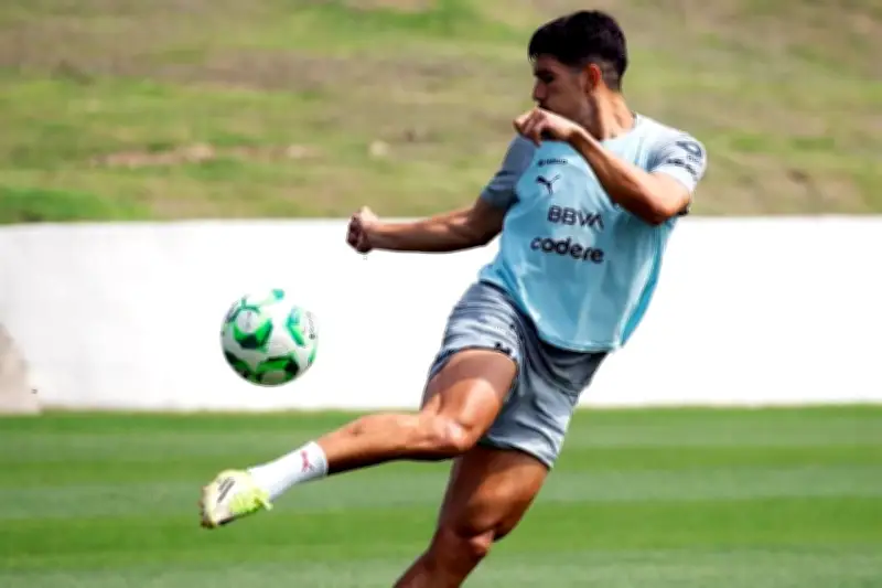 Regresan a entrenar sin Martial en Rayados