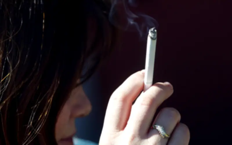 Reino Unido implementa ley histórica para crear una generación libre de humo