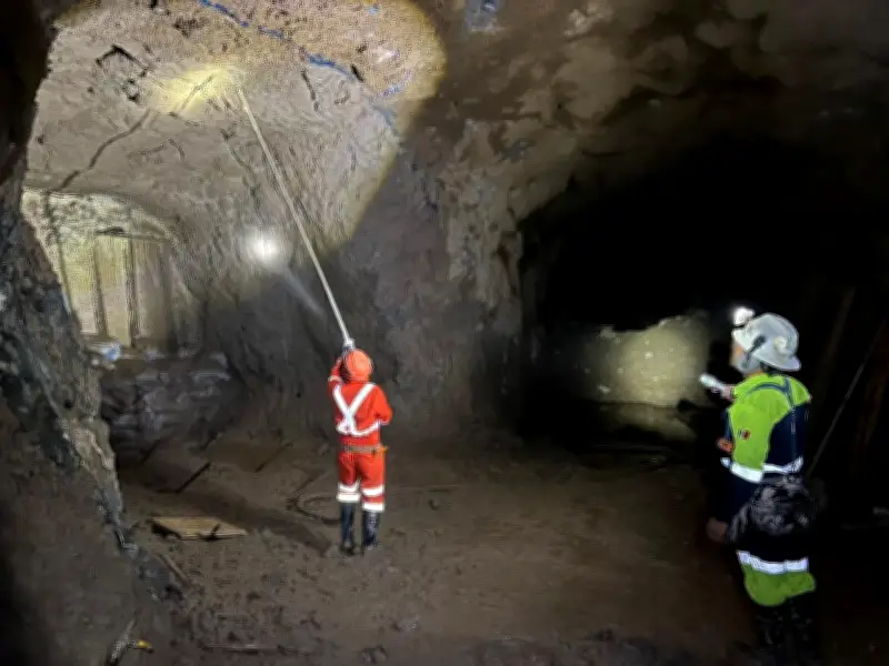 Rescatan con vida a segundo minero en Sinaloa tras 13 días atrapado a 300 metros