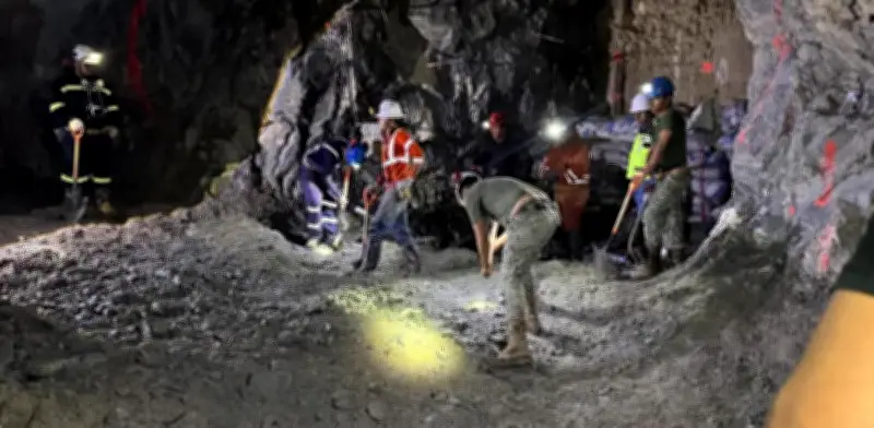 Rescatistas se preparan para ingresar a nueva zona de mina en Sinaloa en busca de tres atrapados