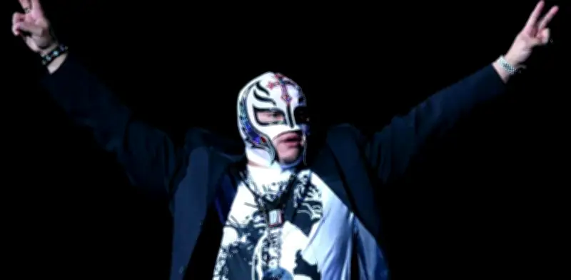 Rey Mysterio regresa a WrestleMania 42 para enfrentar a Penta por el título