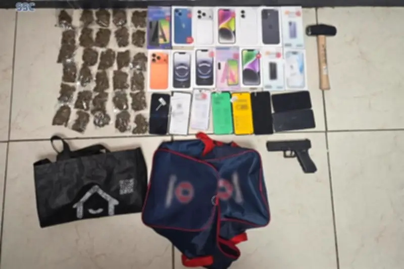 Roban 22 celulares en tienda departamental de la CDMX; caen dos presuntos ladrones