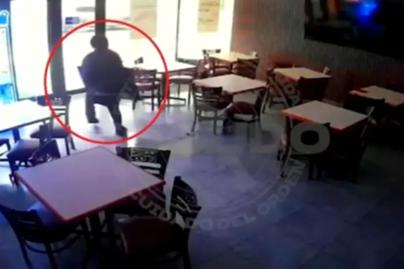 Roban pantalla de Banregio en Monterrey: autoridades investigan